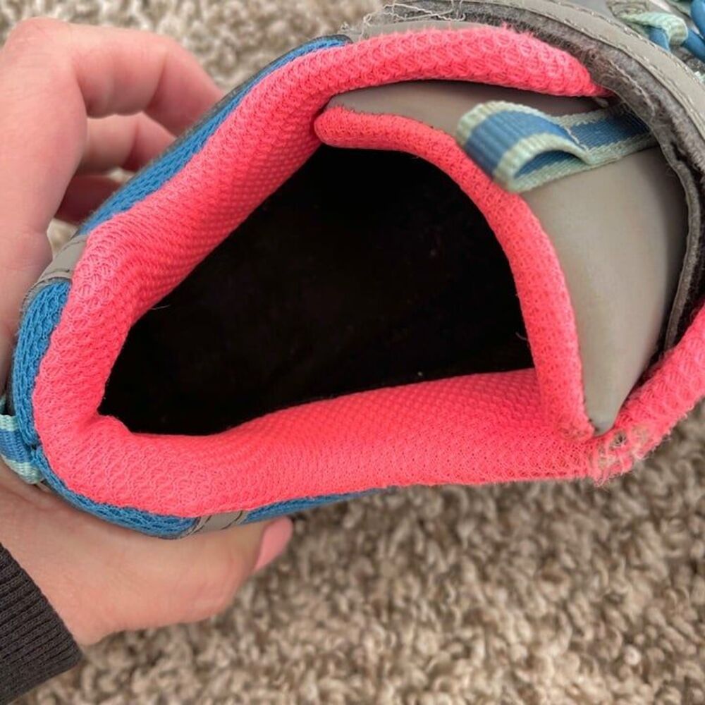 Size 2.5 / Girls Merrell Sneakers - Picture 7 of 9
